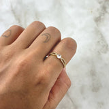 Anillo Solitario En Lazos Cruzados 1.55gr / T6 1/2 / Circones Blancos Oro Amarillo 18K *