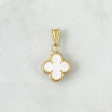 Dije Trébol VCyA 1gr / 2.3cm / Resina Blanca Cargador Bordeado Oro Amarillo 18K ©