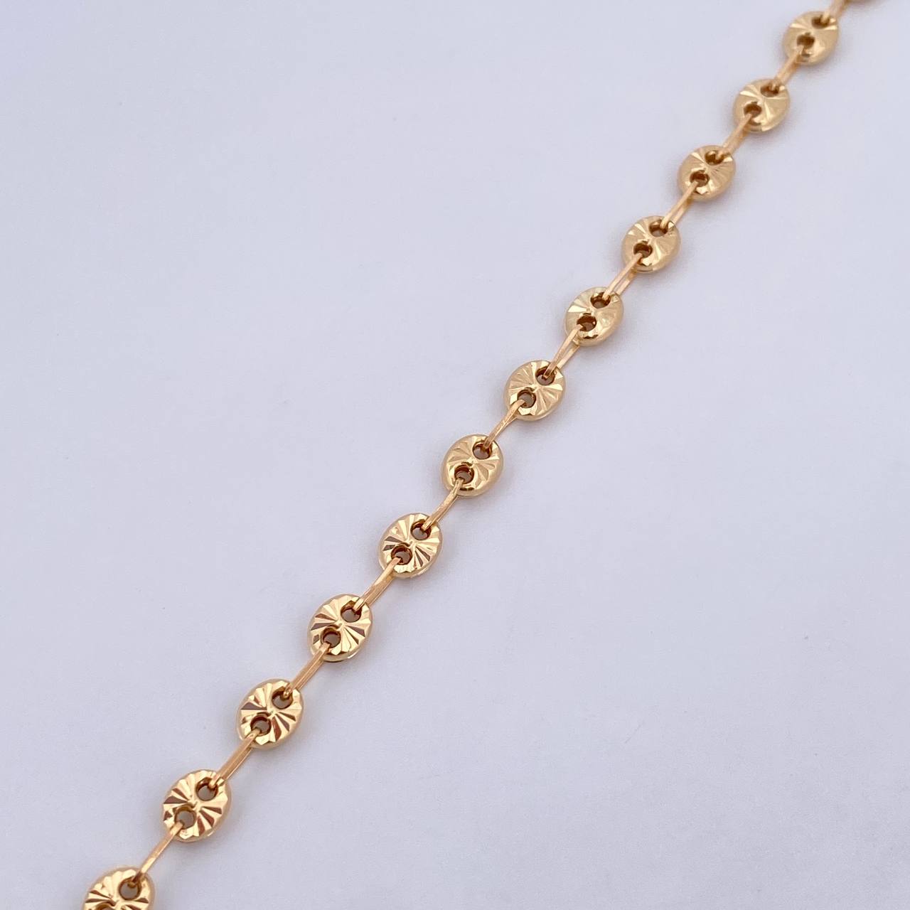 Pulso GC 3.7gr / 17.8cm / 4mm Diamantado Oro Amarillo 18K $