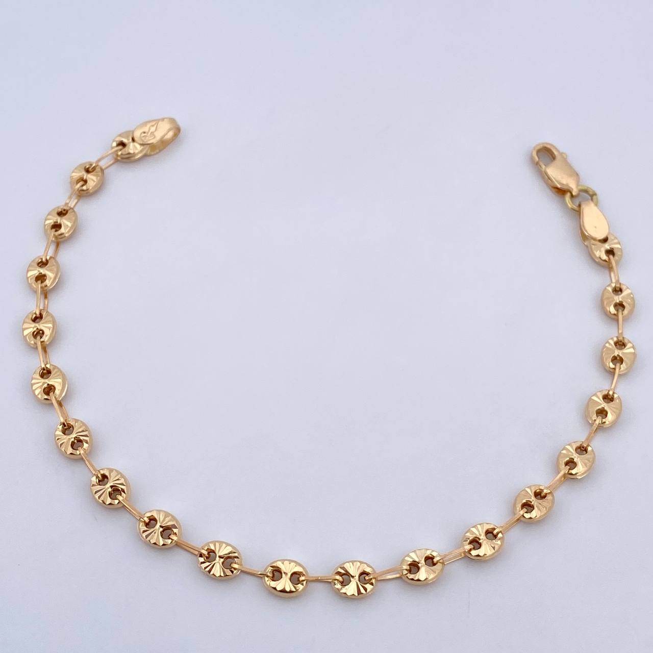 Pulso GC 3.7gr / 17.8cm / 4mm Diamantado Oro Amarillo 18K $