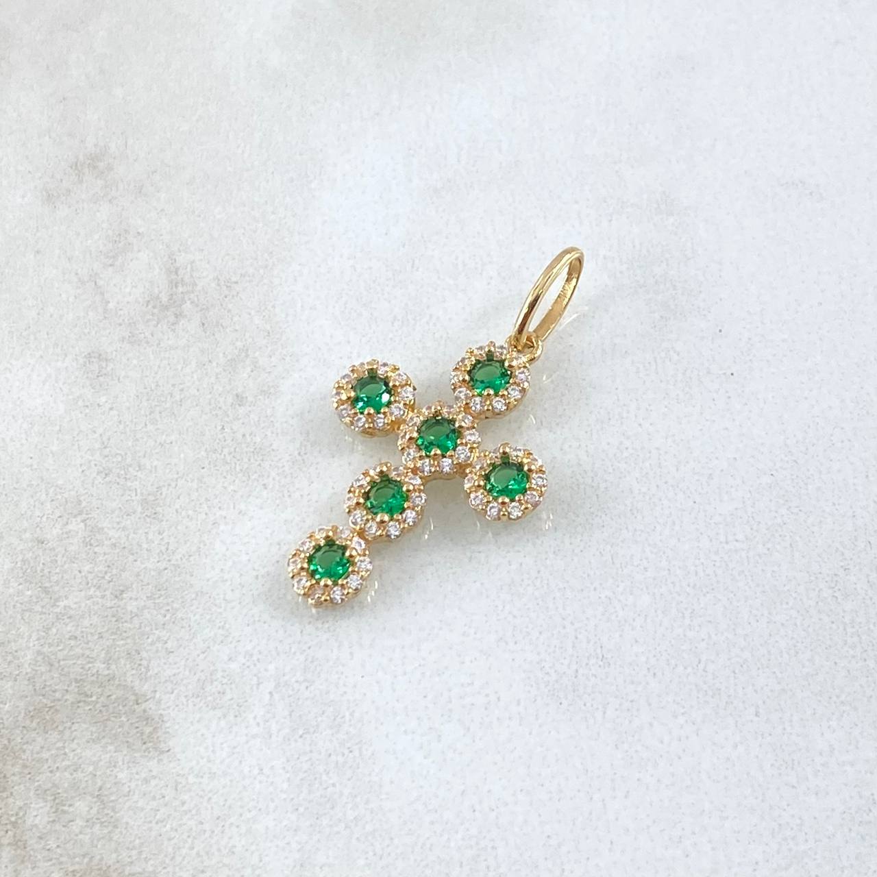 Dije Cruz Tupida 1.95gr / 2.8cm / Circones Blancos Y Verdes Oro Amarillo 18K