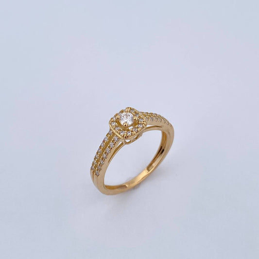 Anillo Halo Cuadrado 2.3gr / T5 / Circones Blancos Oro Amarillo 18K &