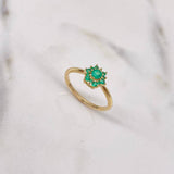 Anillo Flor Driada 1.95gr / T7 / Esmeraldas 32pts Oro Amarillo 18K (Joya) &