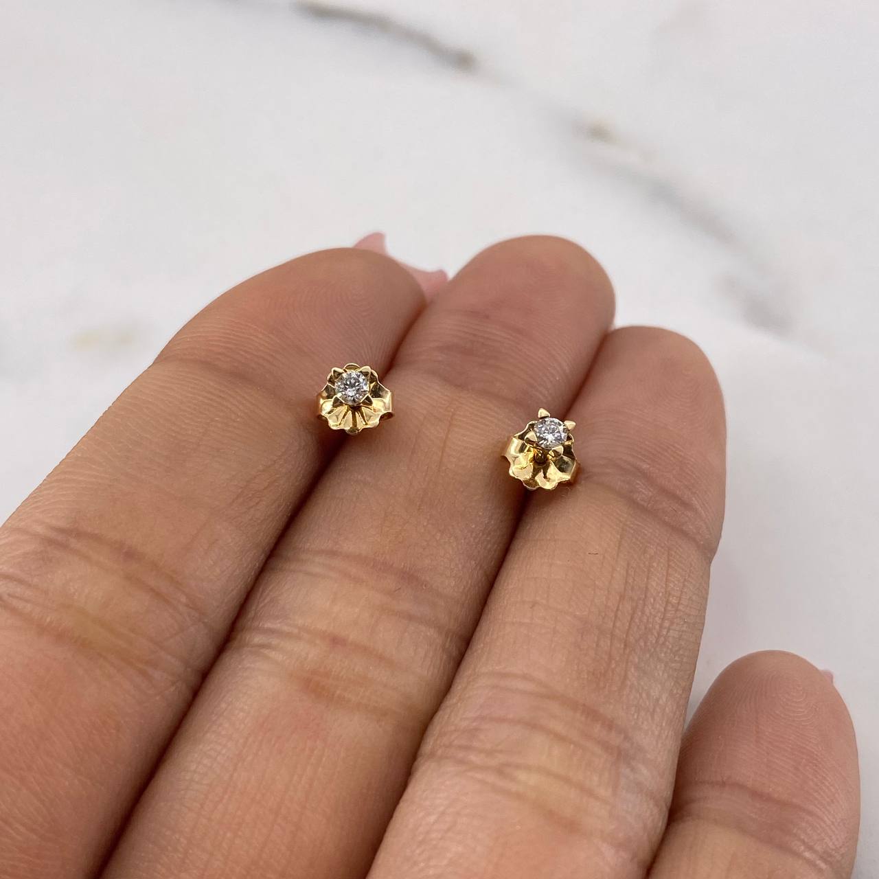 Topos 0.7gr / Diamantes 10pst Oro Amarillo 18K (Joya) &