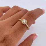 Anillo Solitario Churumbela 2gr / T5 3/4 / Circones Blancos Oro Amarillo 18K &