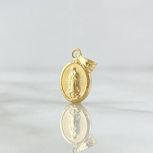 Dije Virgen Guadalupe 0.45gr / 1.4cm / Mate Cargador Bordeado Oro Amarillo 18K