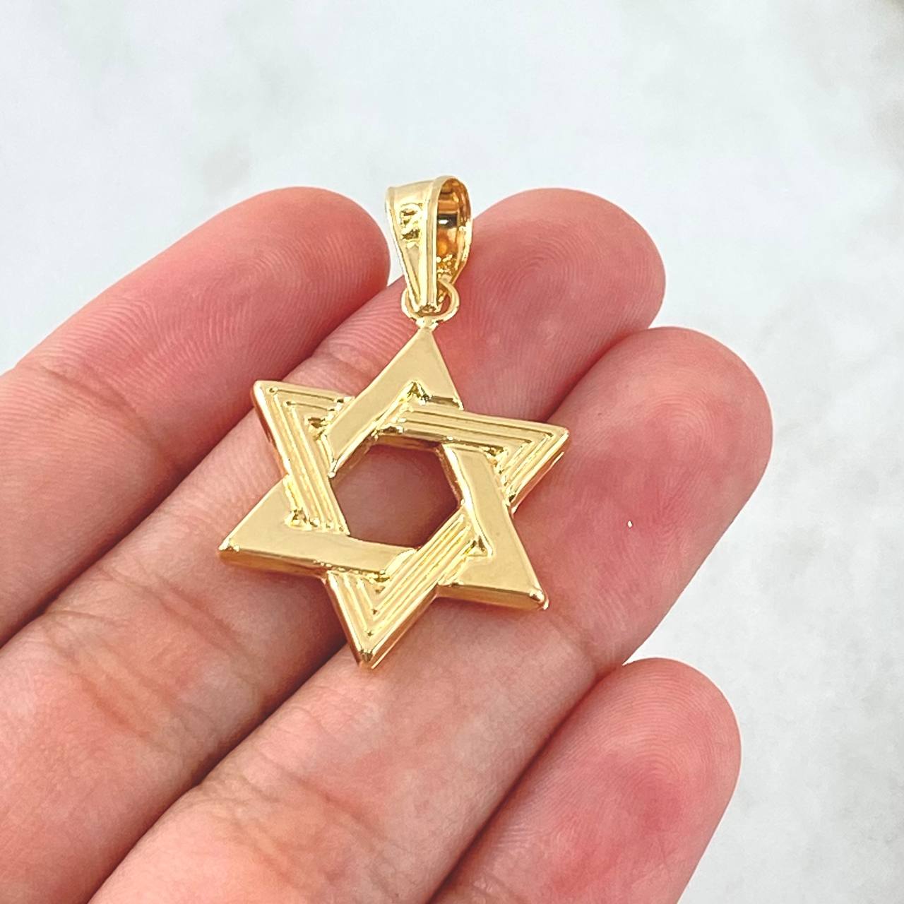 Dije Estrella De David 2.3gr / 3.7cm / Rayada Oro Amarillo 18K