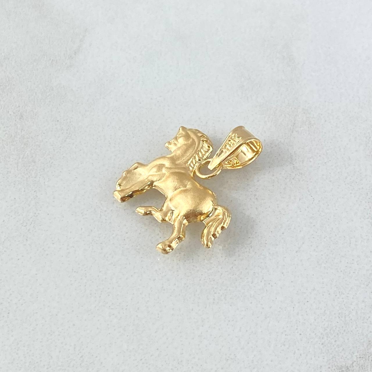 Dije Caballo 0.95gr / 1.8cm / Mate Oro Amarillo 18K