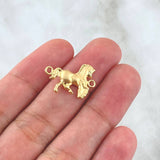 Herraje Caballo 0.95gr / 2cm / Mate Oro Amarillo 18K ©