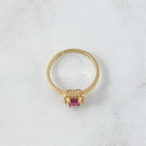 Anillo Solitario Halo Rectangular 2.55gr / T7 / Circones Blancos Fucsia Oro Amarillo 18K ©