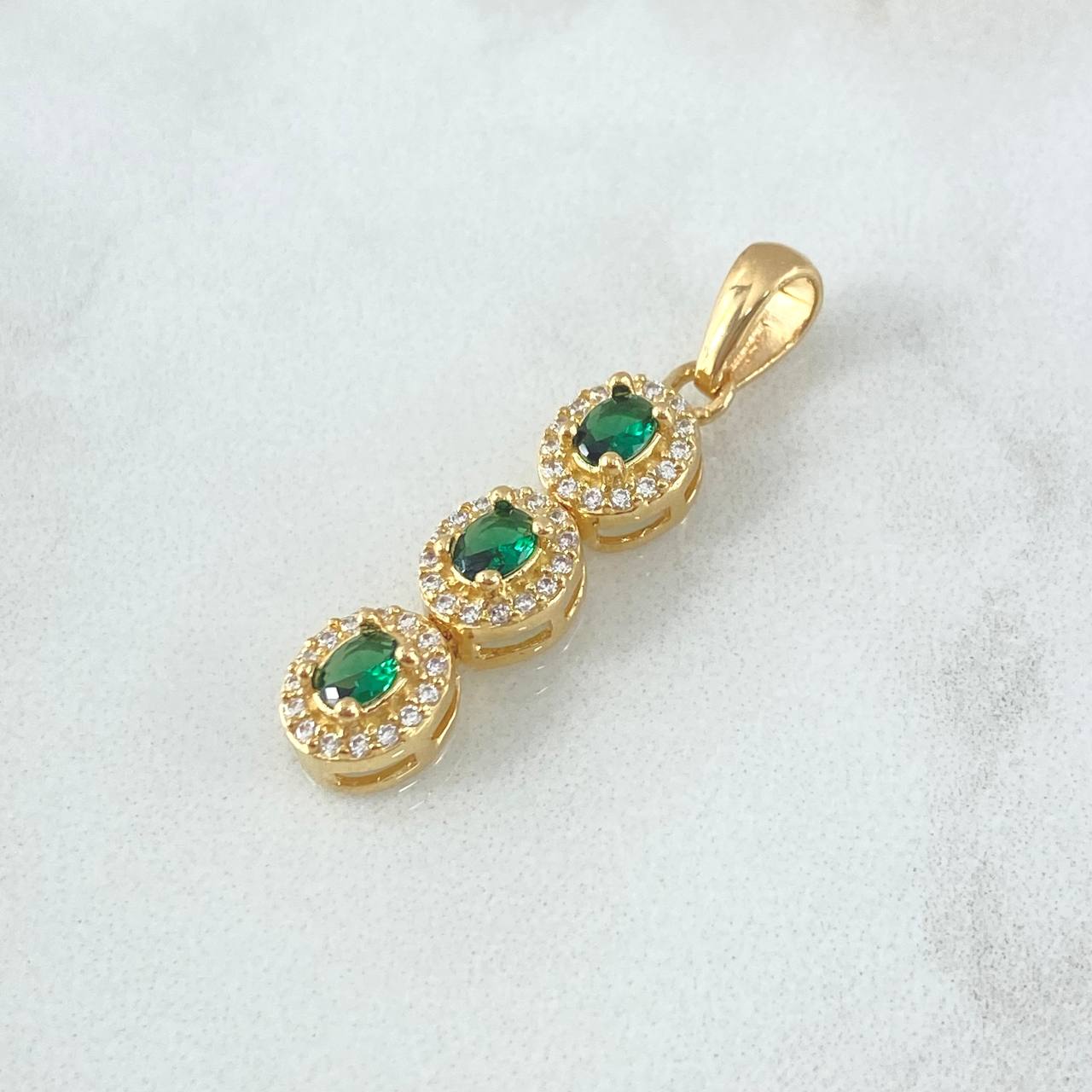 Dije Trio Tupido 2.9gr / 3cm / Circones Blancos - Verdes Oro Amarillo 18K