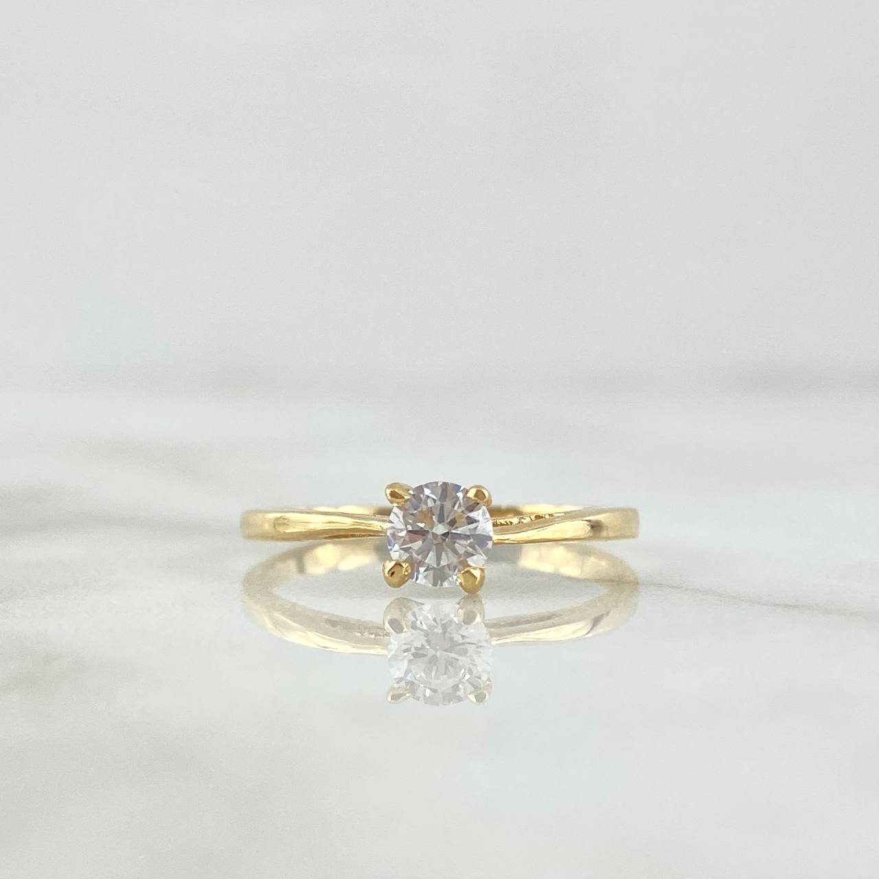 Anillo Solitario en Cetro 1.85gr / T6 3/4 / Circon Blanco Oro Amarillo 18K