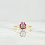 Anillo Solitario Halo Floreado 1.9gr / T6 3/4 / Circones Blancos - Fucsias Oro Amarillo 18K