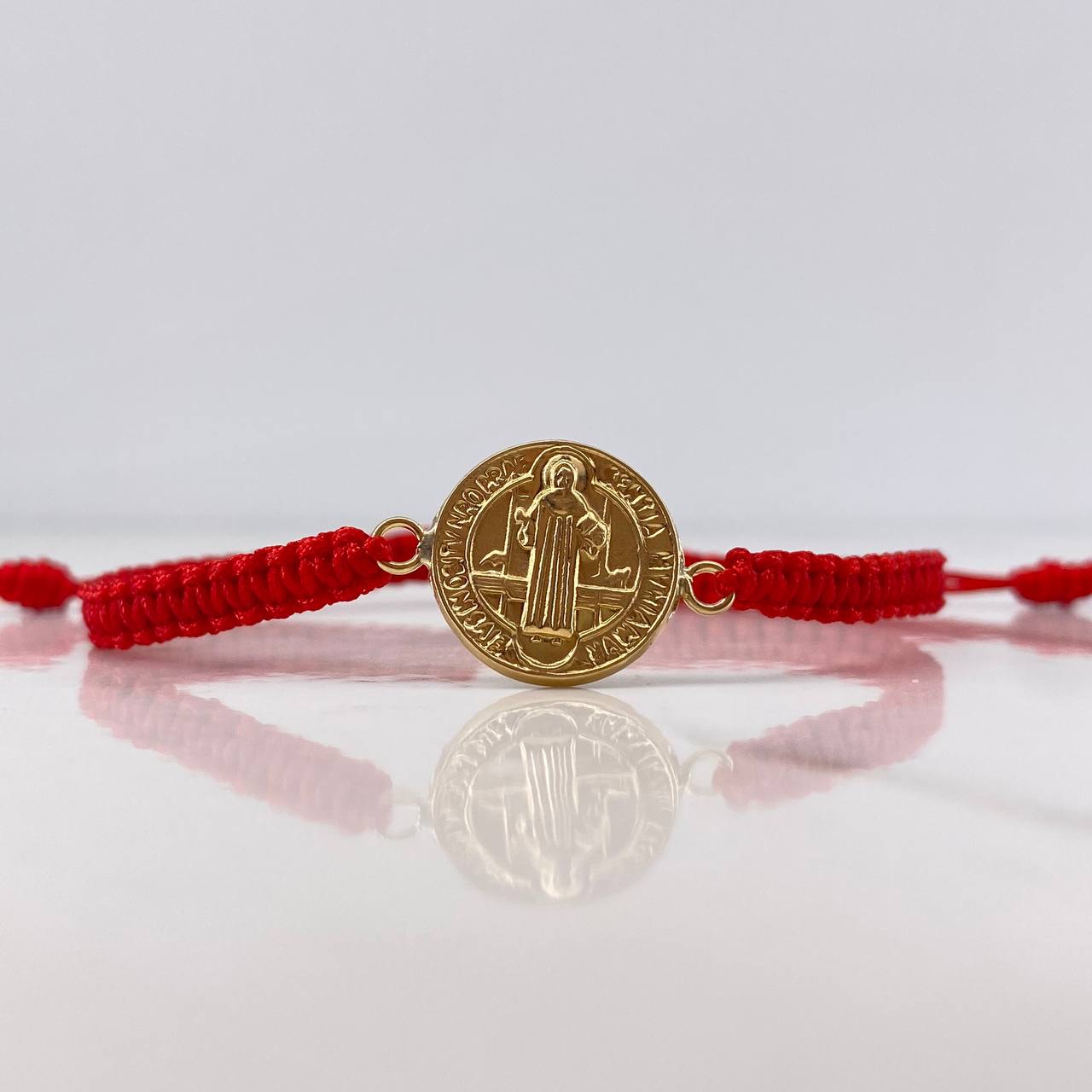 Pulsera Herraje Roja San benito 1.05gr / Troquelada Oro Amarillo 18K &