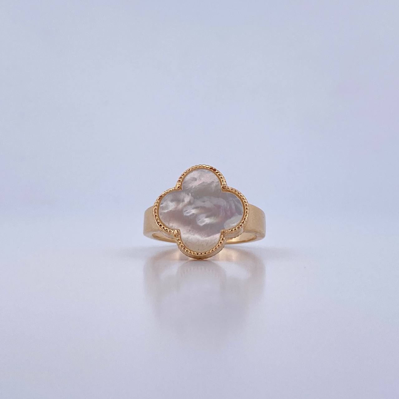 Anillo Trebol VCyA 4.2gr / T6 1/2 / Nacar Blanco Oro Amarillo Nac.Esp. 18K $