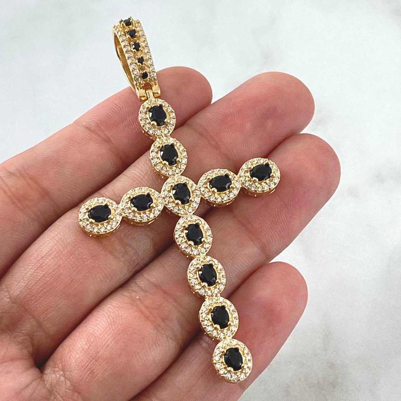 Dije Cruz Tupida 9.1gr / 7cm / Circones Blancos - Negros Oro Amarillo 18K