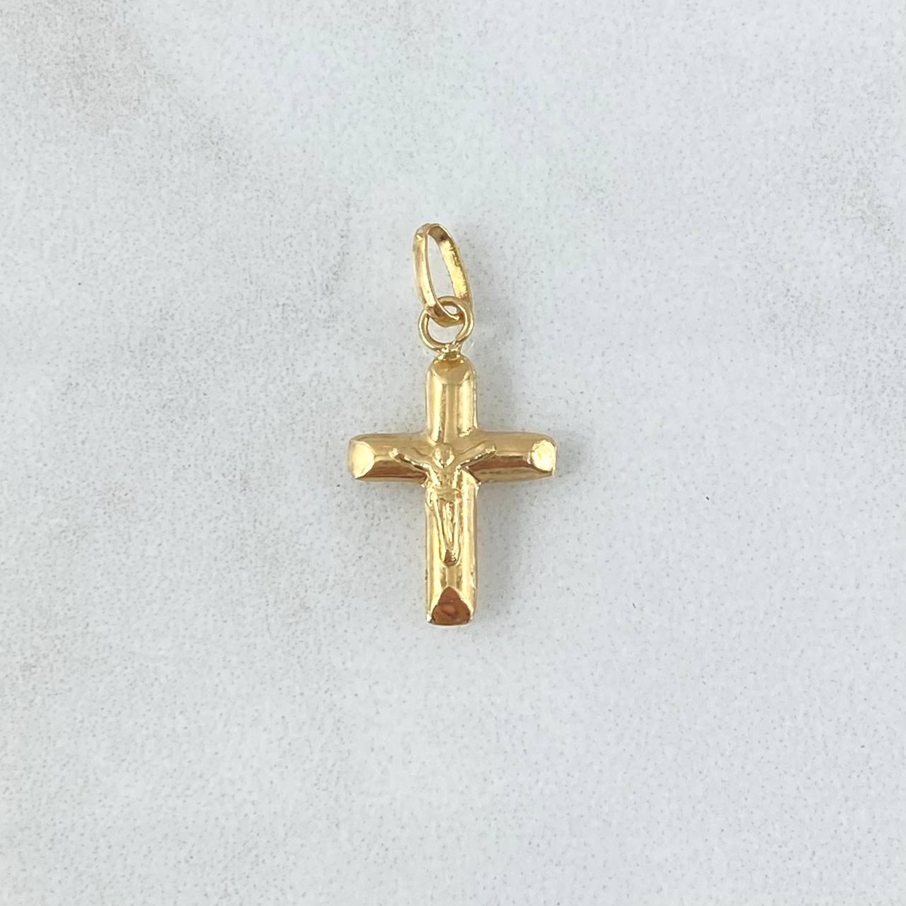 Dije Cruz Cristo 0.5gr / 2.2cm / Puntas Planas Lisa Oro Amarillo 18K