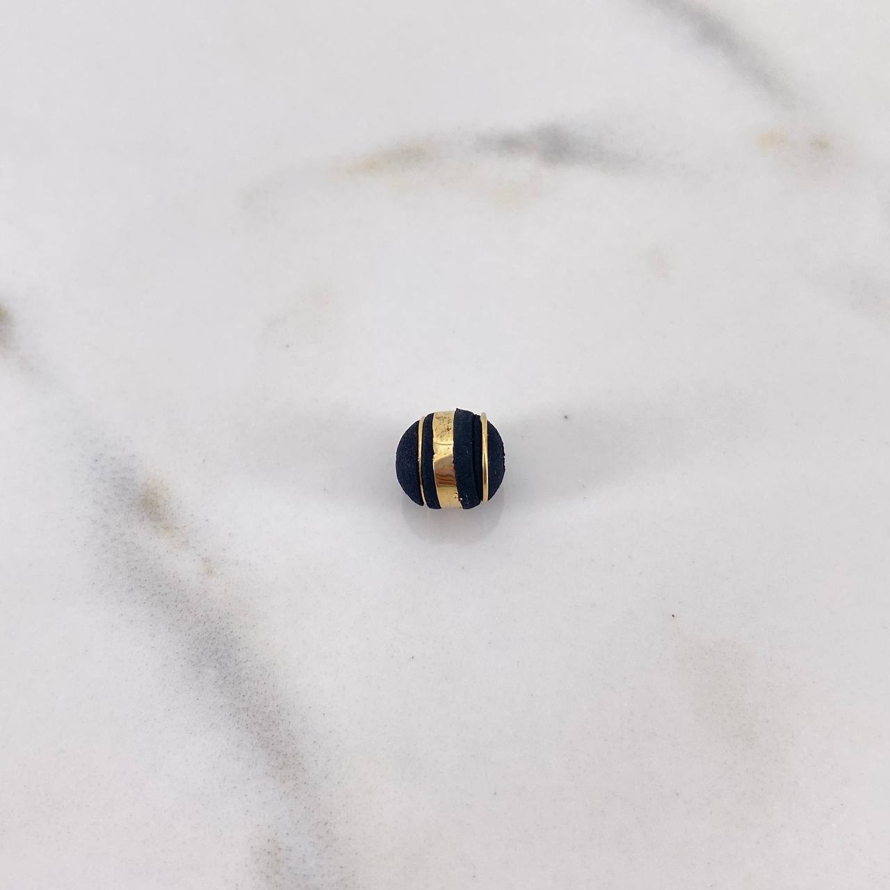 Bola Neoro 3 Rayas 0.18gr / 8mm Negra Oro Amarillo 18K &