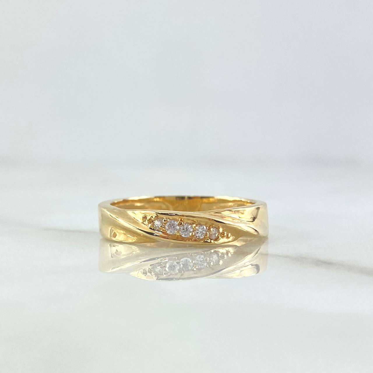 Anillo Seda 2.55gr / T6 1/2 / Circones Blancos Oro Amarillo 18K *