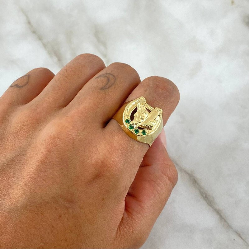 Anillo Sello Herradura Caballo 3.3gr / T8 1/2 / Circones Verdes Oro Amarillo 18K