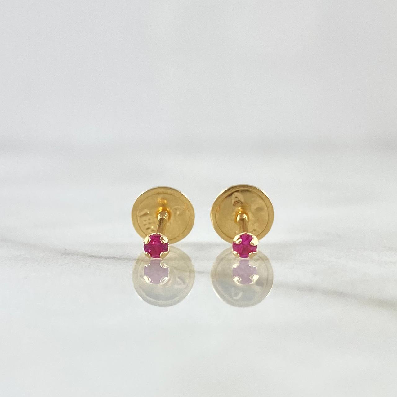 Topos Cuatro Garras 0.4gr / 2mm Circon Fucsia Oro Amarillo 18K