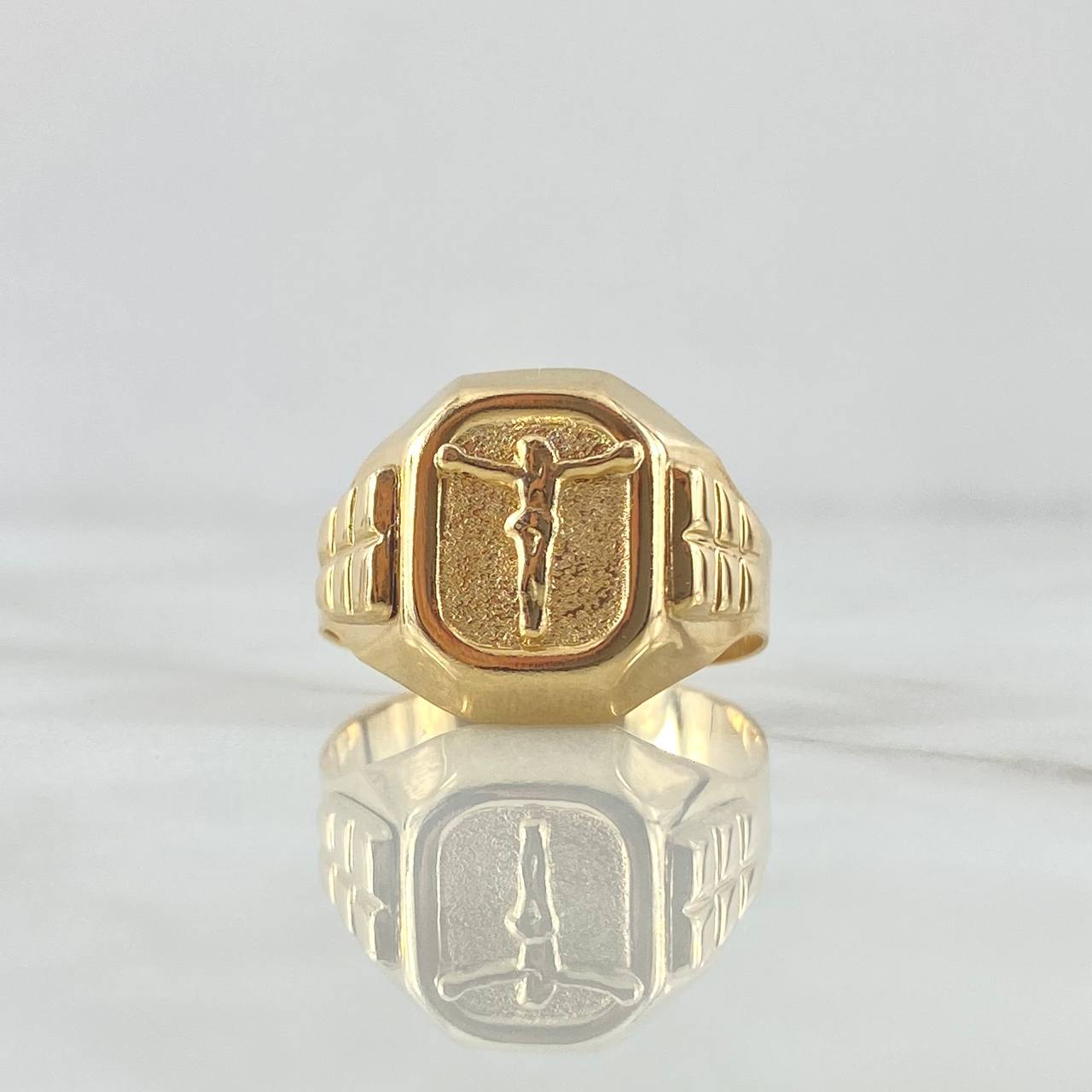 Anillo Sello Cristo 3.85gr / T8 /  Texturizado Oro Amarillo 18K