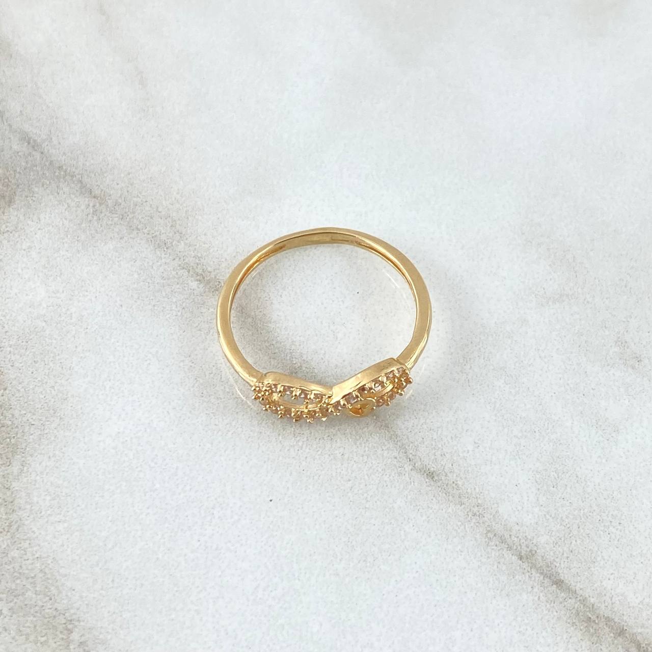 Anillo Infinito Corazón 1.65gr / T9 / Circones Blancos Oro Amarillo 18K