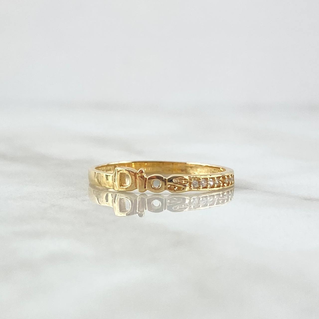 Anillo Dios 1.35gr / T5 1/4 / Circones Blancos Oro Amarillo 18K