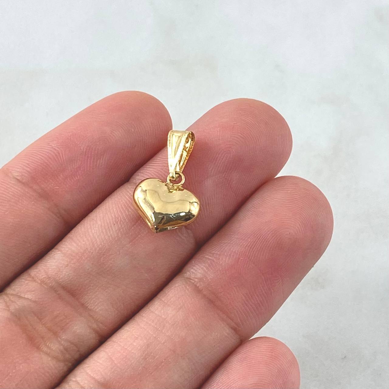 Dije Corazón 0.55gr / 1.6cm / Cargador Bordado Oro Amarillo 18K *