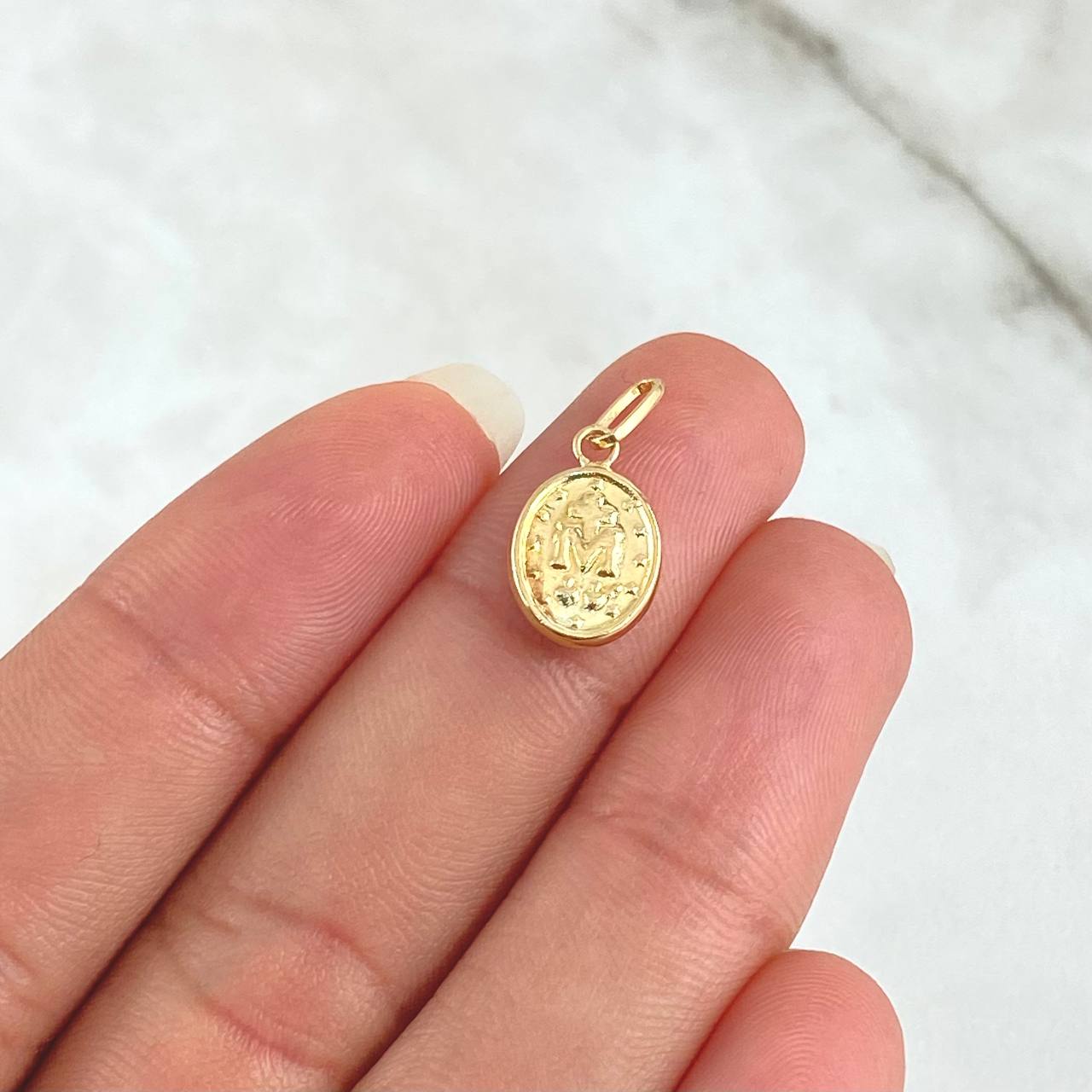 Dije Virgen Milagrosa 0.5gr / 1.8cm / Ovalada Plana Oro Amarillo 18K