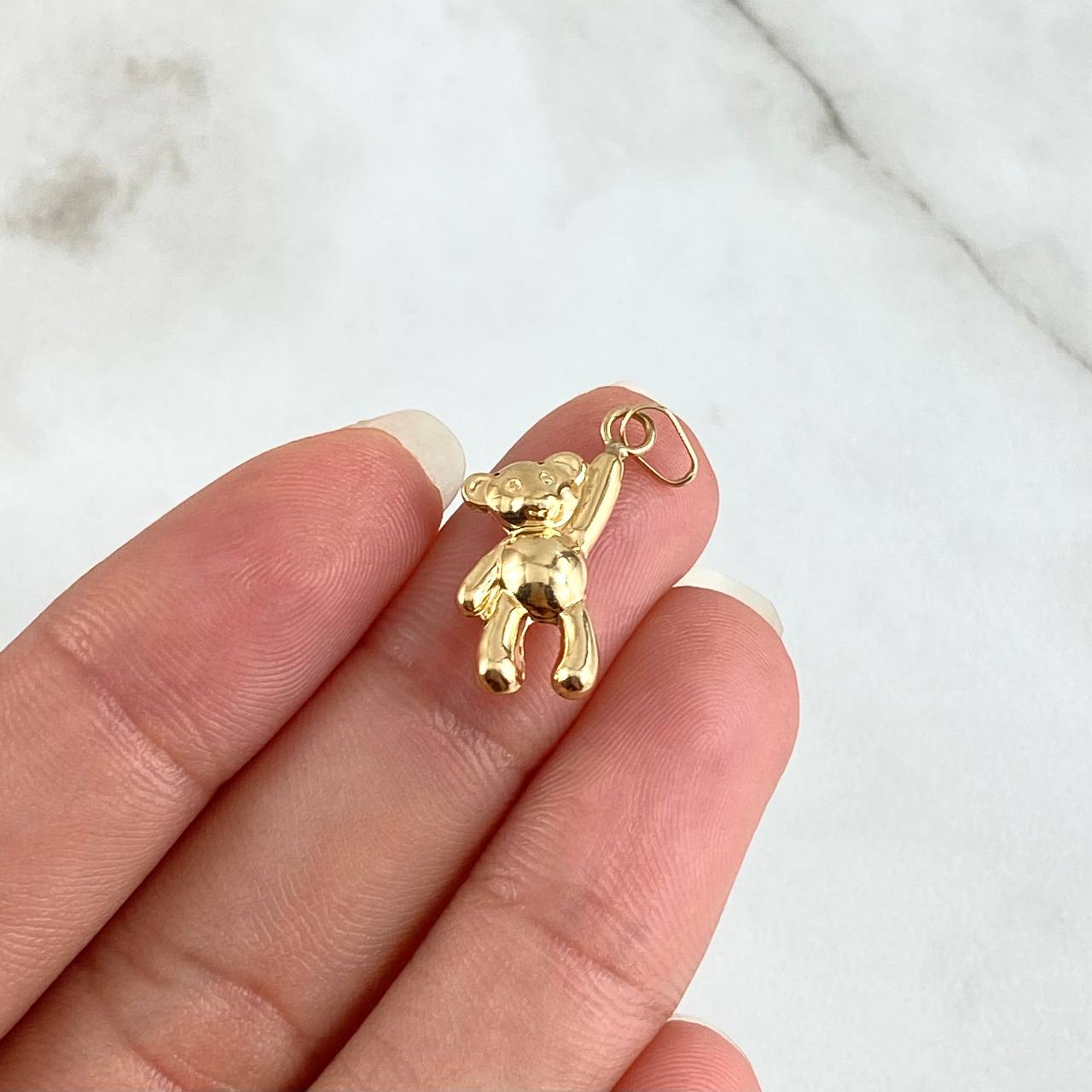 Dije Oso Manito Arriba 0.75gr / 2.2cm / Liso - Troquelado Oro Amarillo 18K