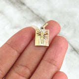 Dije Placa Cristo 0.95gr / 2cm / Texturizada Tres Oros 18K