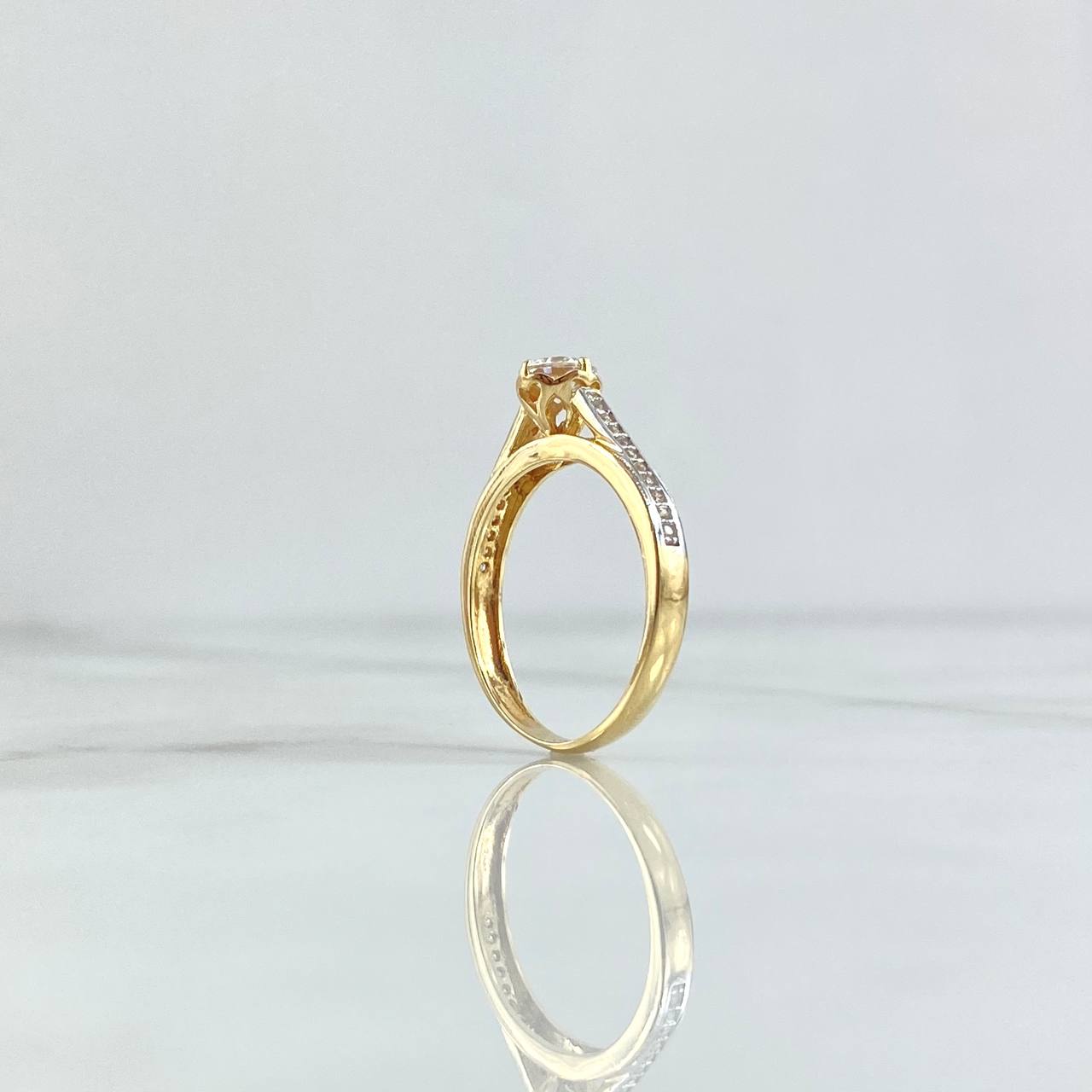 Anillo Solitario Columna Incrustada 2.45gr / T6 1/4 / Circones Blancos Oro Amarillo 18K ©