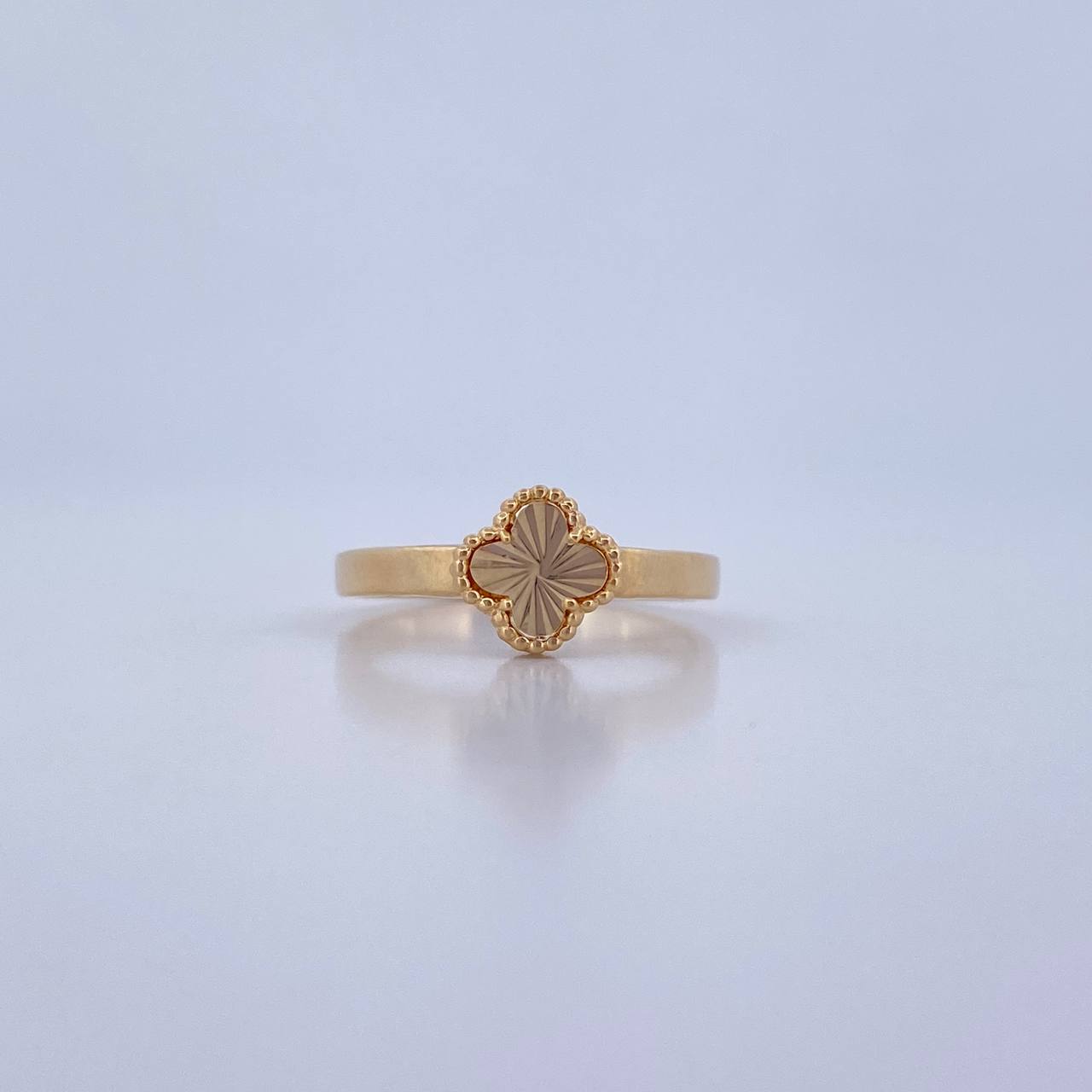 Anillo Trebol VCyA 2.5gr / T6 / Diamantado Oro Amarillo 18K &