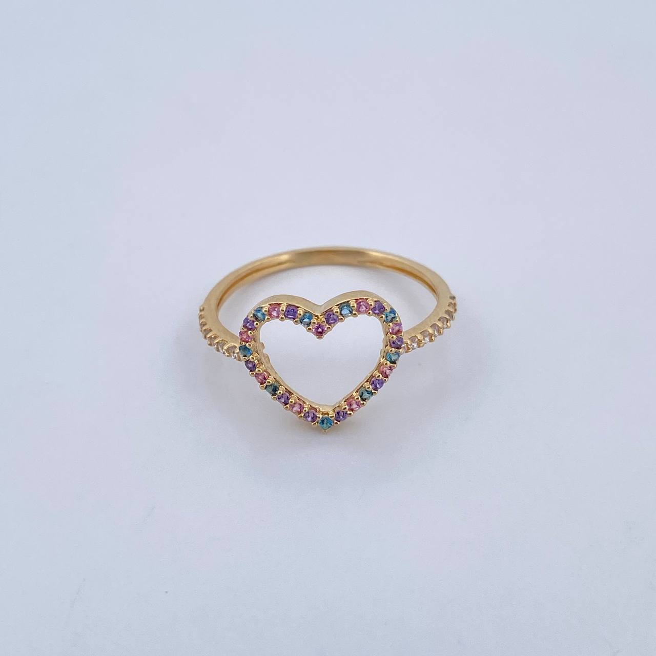 Anillo Silueta Corazon 1.55gr / T6 3/4 / Circones Rosados Morados Blancos Oro Amarillo 18K &