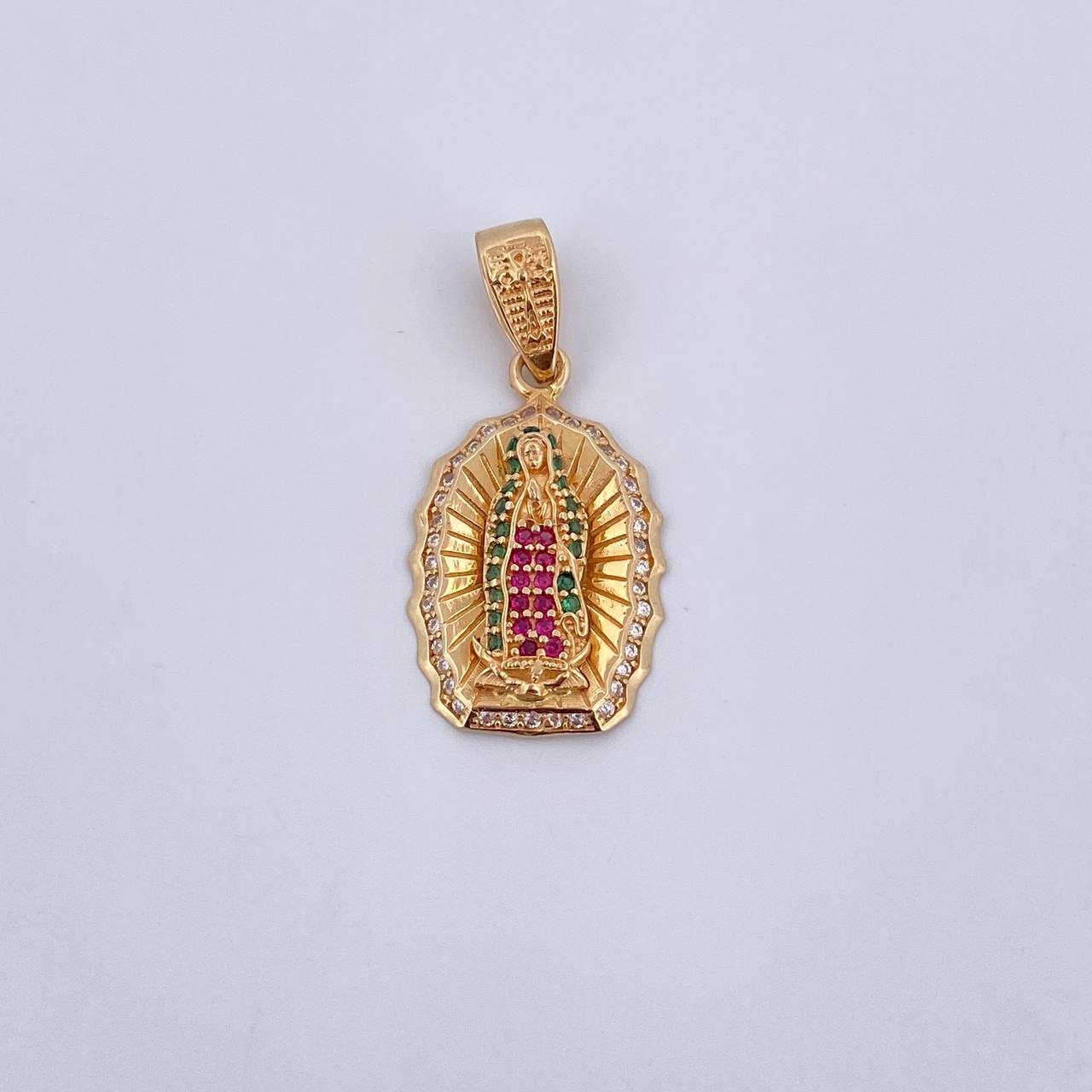 Dije Virgen Guadalupe 3.2gr / 3cm / Circones FucsiasVerdes Blancos Oro Amarillo 18K &