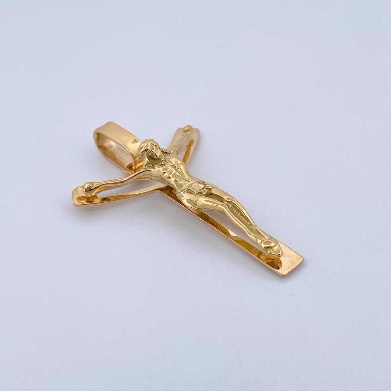 Dije Cruz Cristo 5.65gr / 4.2cm / Oro Amarillo 18K &