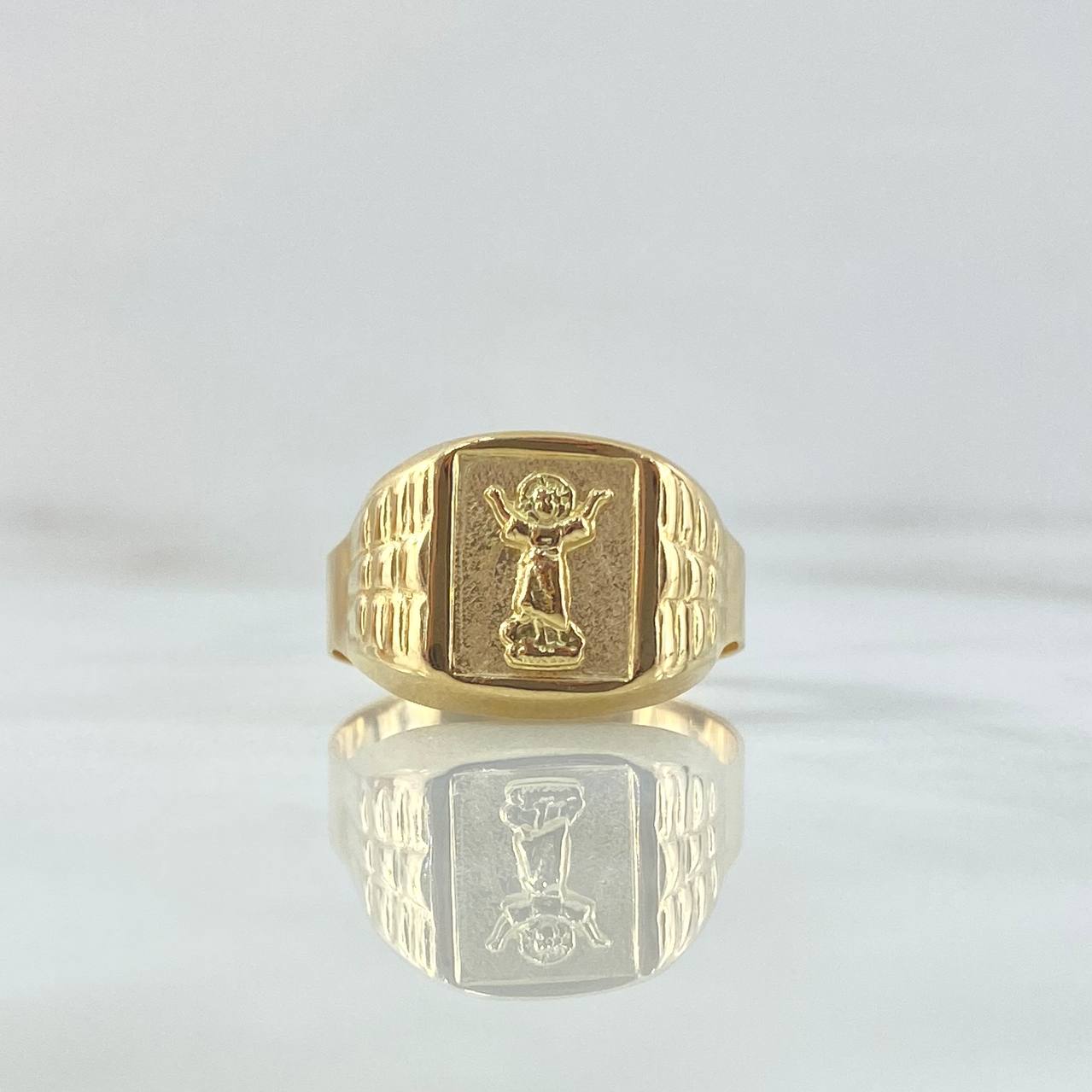 Anillo Sello Divino Niño 3.45gr / T9 1/4 / Marco Rectangulo Oro Amarillo 18K