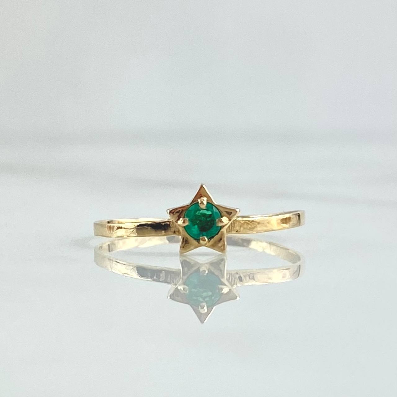 Anillo Estrella 0.95gr / T6 1/2 / Esmeralda 5 Pts Oro Amarillo 18K (Joya)