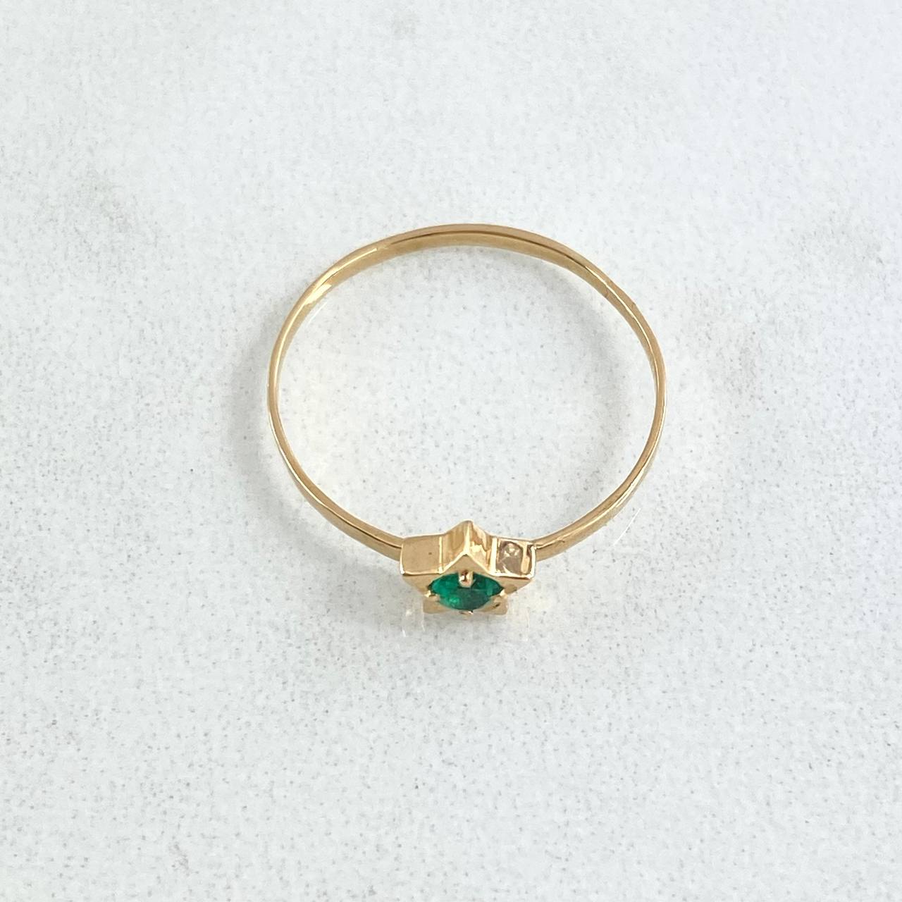 Anillo Estrella 0.95gr / T6 1/2 / Esmeralda 5 Pts Oro Amarillo 18K (Joya)