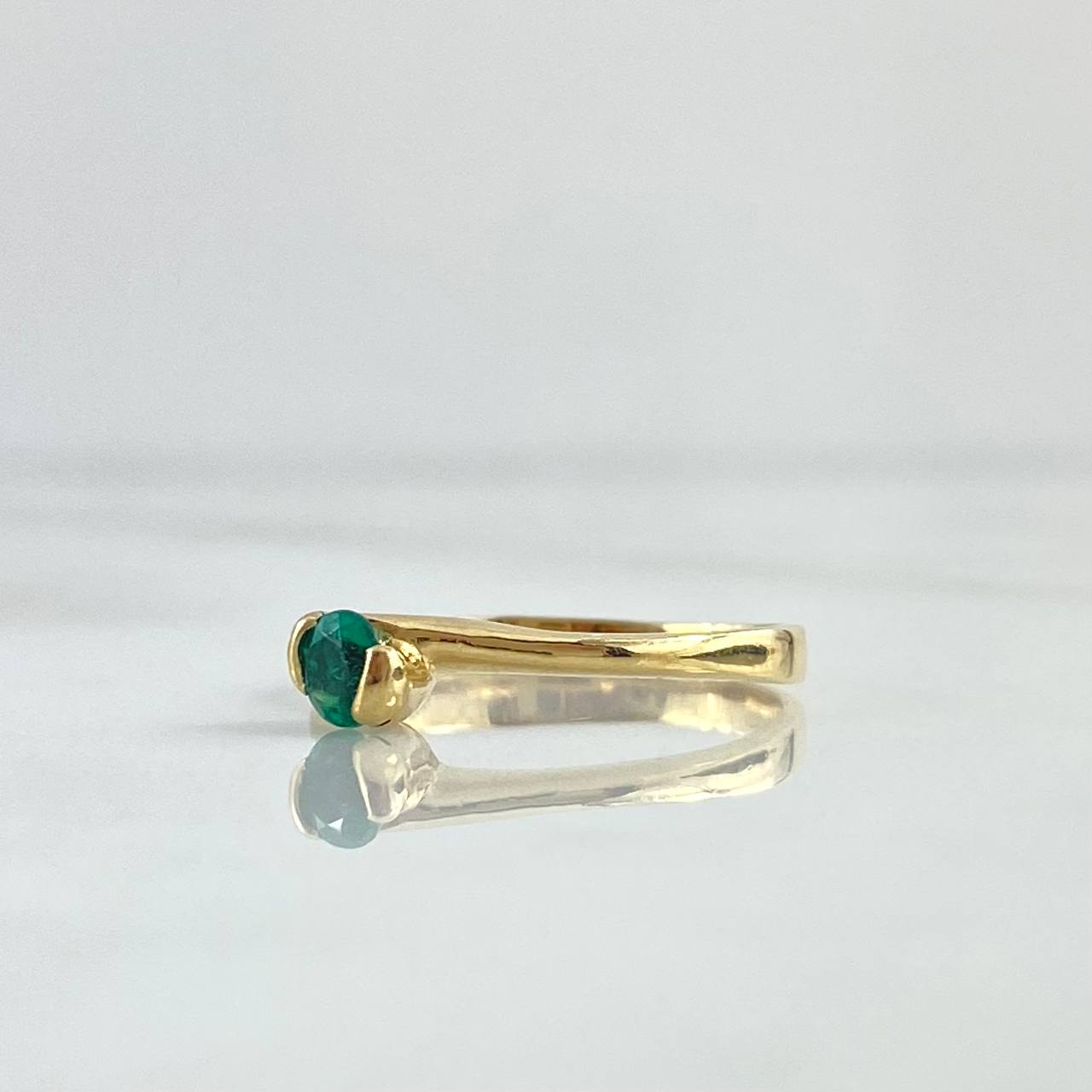 Anillo Solitario Abrazo 2.3gr / T7 / Esmeraldas 28 Pts Oro Amarillo 18K (Joya)