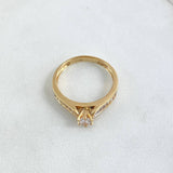 Anillo Solitario Doble Linea Incrustada 3.2gr / T7 1/4 / Circones Blancos Oro Amarillo 18K