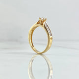 Anillo Solitario Doble Linea Incrustada 3.2gr / T7 1/4 / Circones Blancos Oro Amarillo 18K