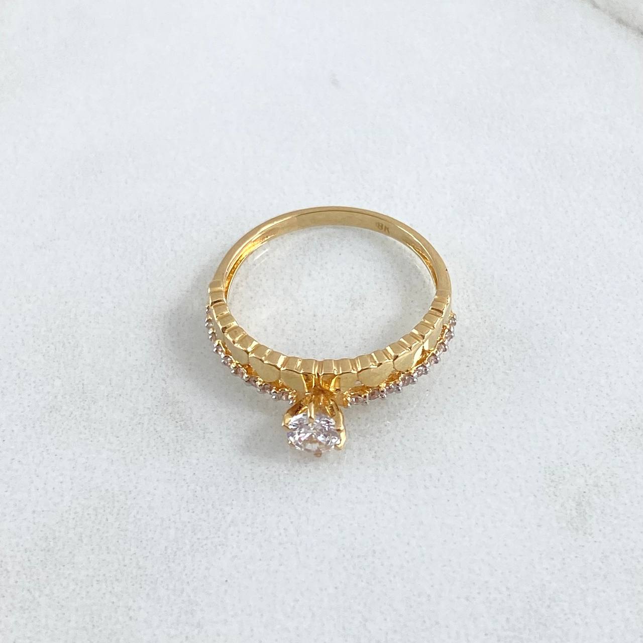 Anillo Solitario Churumbela Corazones 2.25gr / T6 1/4 / Circones Blancos Oro Amarillo 18K