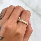 Anillo Solitario Carril Medular 2.55gr / T6 3/4 / Circones Blancos Oro Amarillo 18K