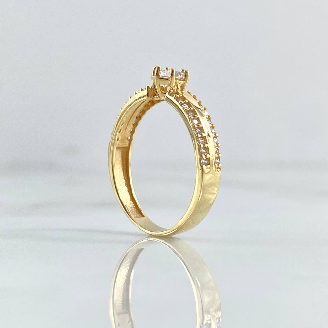 Anillo Solitario Carril Medular 2.55gr / T6 3/4 / Circones Blancos Oro Amarillo 18K