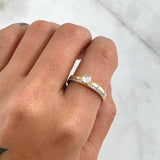 Anillo Solitario Carril Parcial 2.35gr / T7 / Circones Blancos Dos Oros Amarillo Blanco 18K