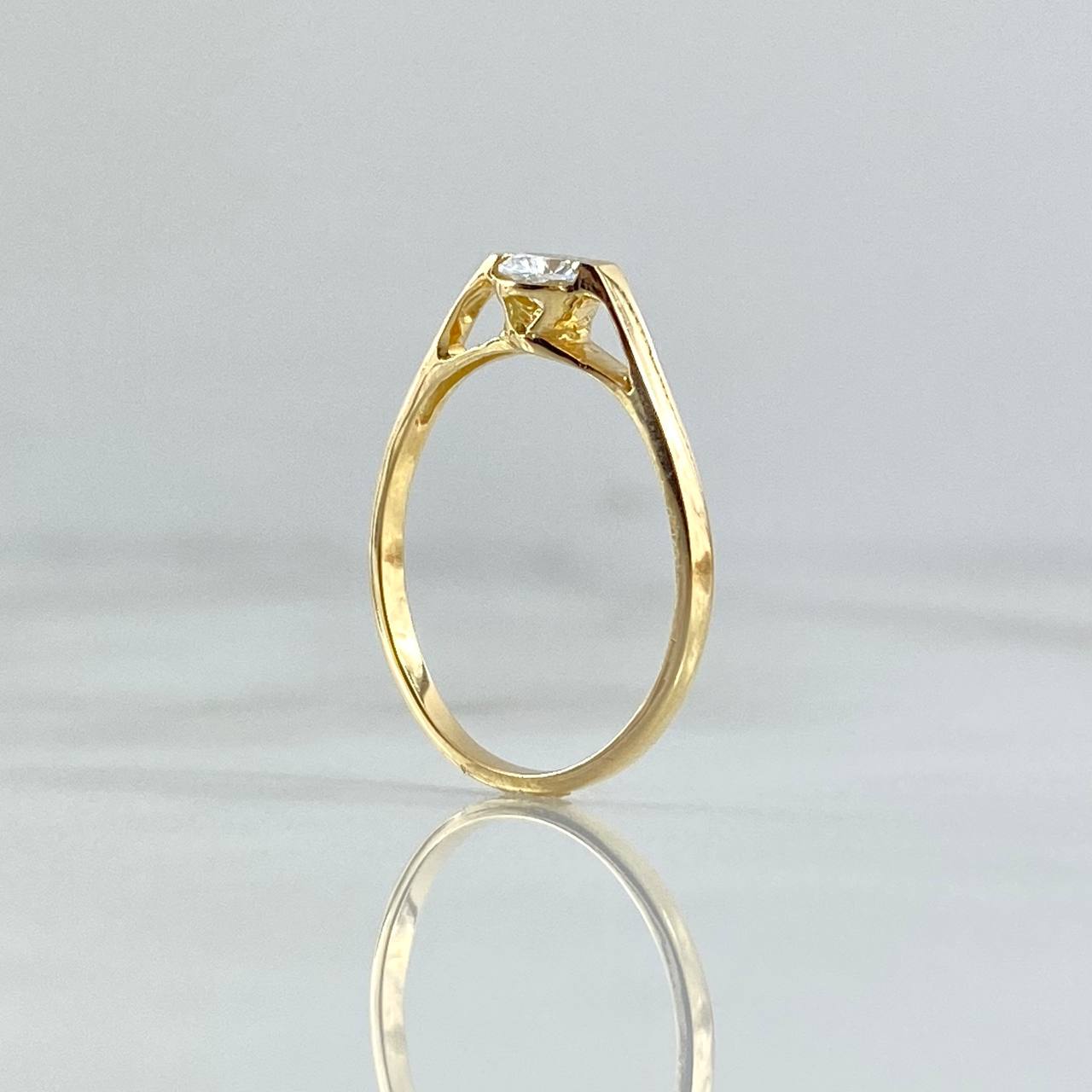 Anillo Solitario Basteado 1.25gr / T5 1/2 / Circon Blanco Oro Amarillo 18K