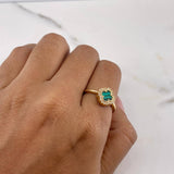 Anillo Trebol VCyA 3.05gr / T8 / Malaquita Verde Circones Blancos Oro Amarillo 18K &