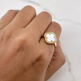 Anillo Trebol VCyA 3.85gr / T7 / Nacar Blanco Circones Blancos Oro Amarillo 18K &